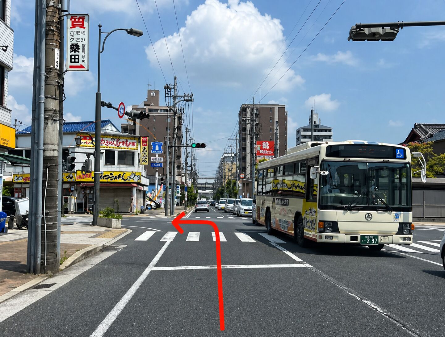 笠岡町交差点を左折する場所